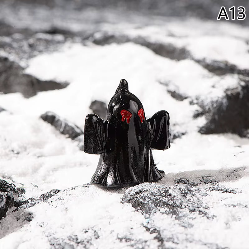 Halloween-Themed Resin Ghost Skull Tombstone Miniature Figurines for Dollhouse and Home Decor