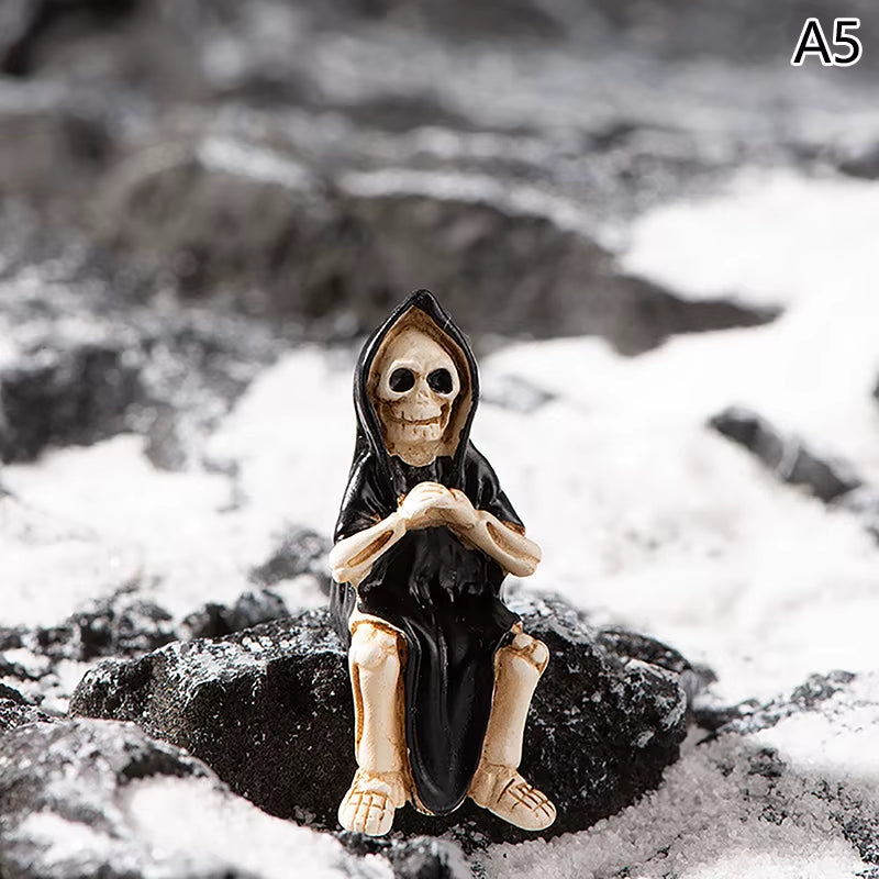 Halloween-Themed Resin Ghost Skull Tombstone Miniature Figurines for Dollhouse and Home Decor
